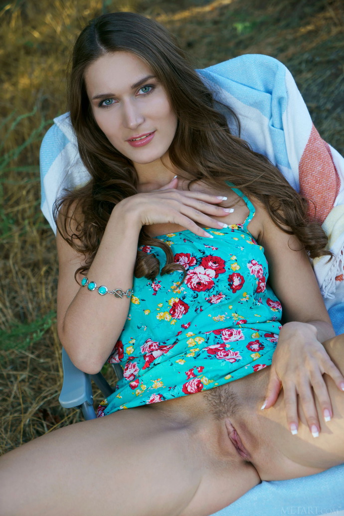 Stunning Ukrainian brunette Elina 03