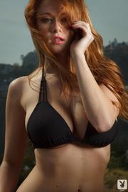 Leanna Decker Shows Off Her Heavenly Breasts