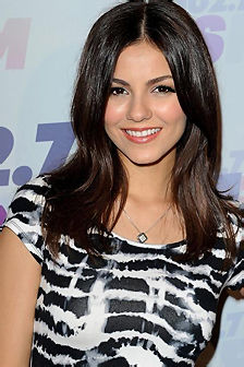 Victoria Justice Flaunts Her Nice Legs Picture Gallery
