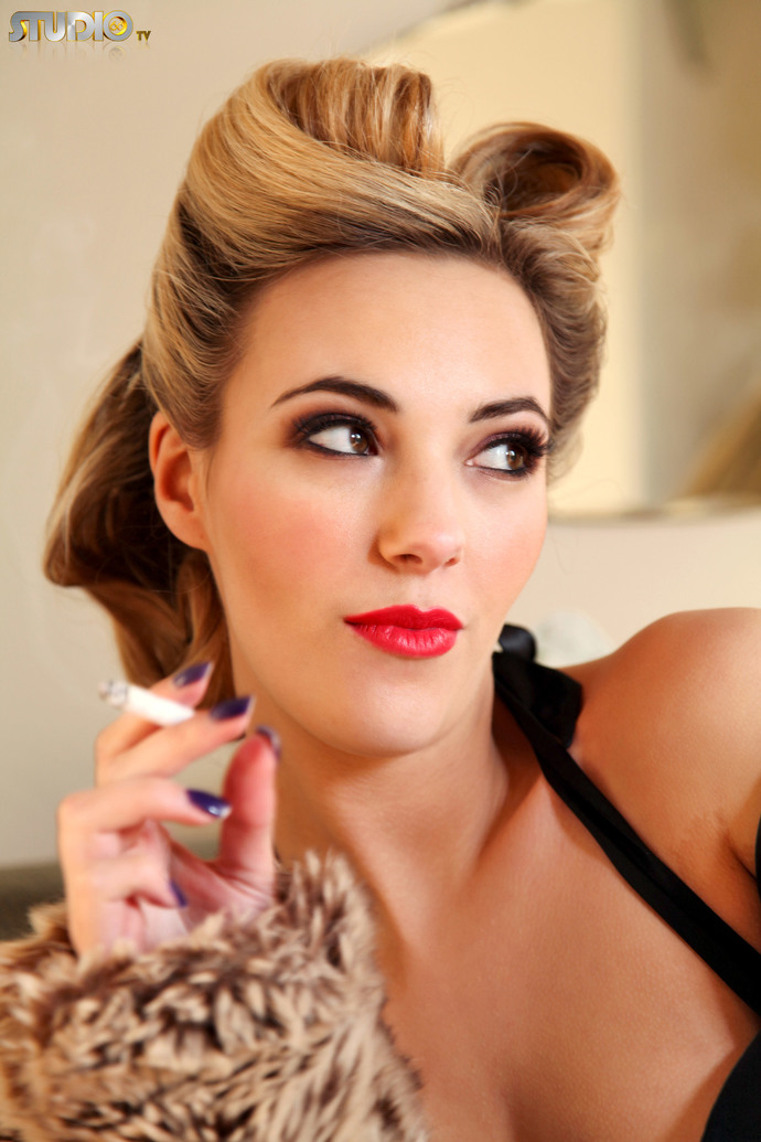 Sophia Knight Smoking 13