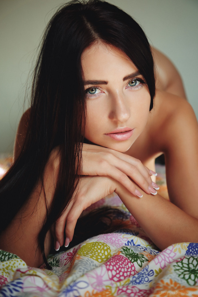 Niemira Natural Beauty Babe Shows Us Her Perfect Body 11