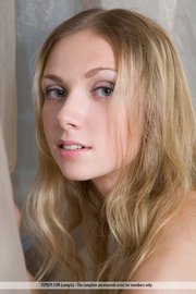 Natural Girl Augusta Shows Everything