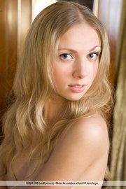 Natural Girl Augusta Shows Everything
