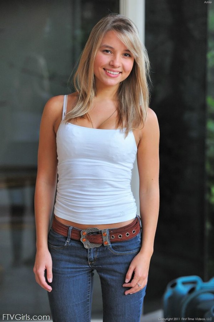 Amie Is Just Too Hot 01