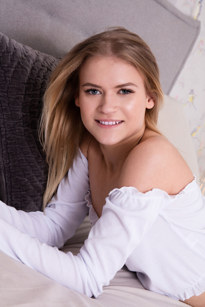 Presenting Kira Angel 02