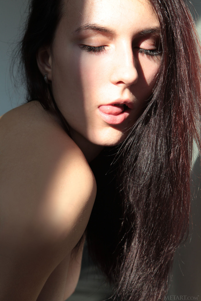 Presenting Luna Didier 16