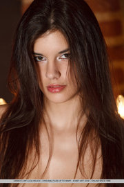 Presenting Hot Girl Lennox