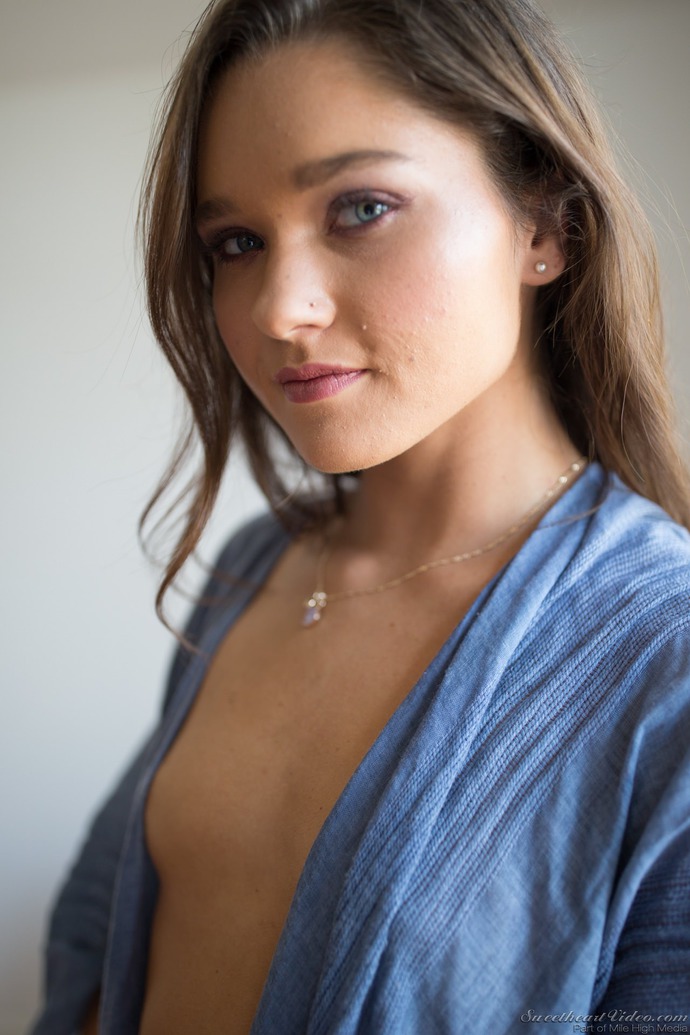 Stripping Zoe 06