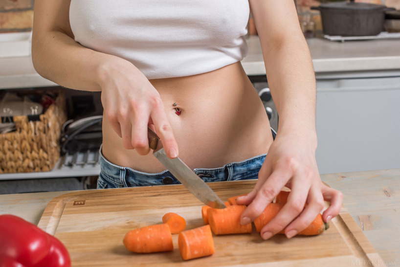 Yelena In The Kitchen 02
