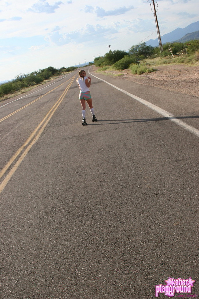 Abbie Rollergirl 10