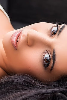 Luna Sauvage Spreads Out Naked