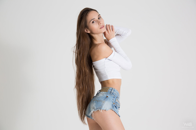 Casting Leona Mia 01